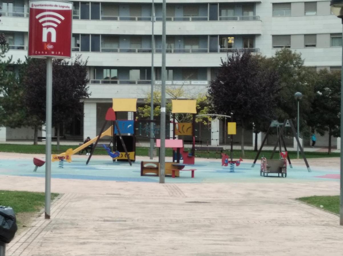 Apartamento Los Lirios Λογκρόνο Εξωτερικό φωτογραφία